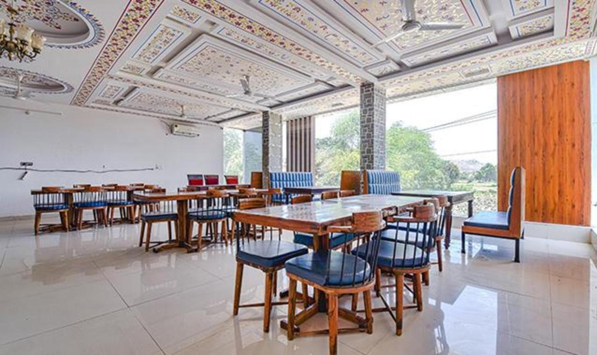 Fabhotel Ranbanka Удайпур Екстериор снимка